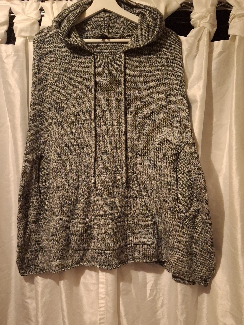 Woman's Sweater Poncho Lg